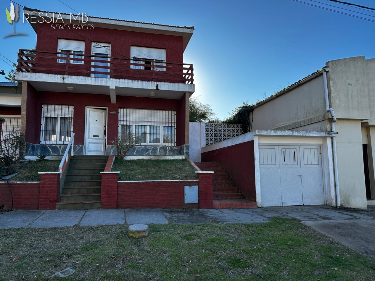 Duplex de 4 ambientes en venta con gas natural - Av. 7 e/104 y 105 - Villa Gesell