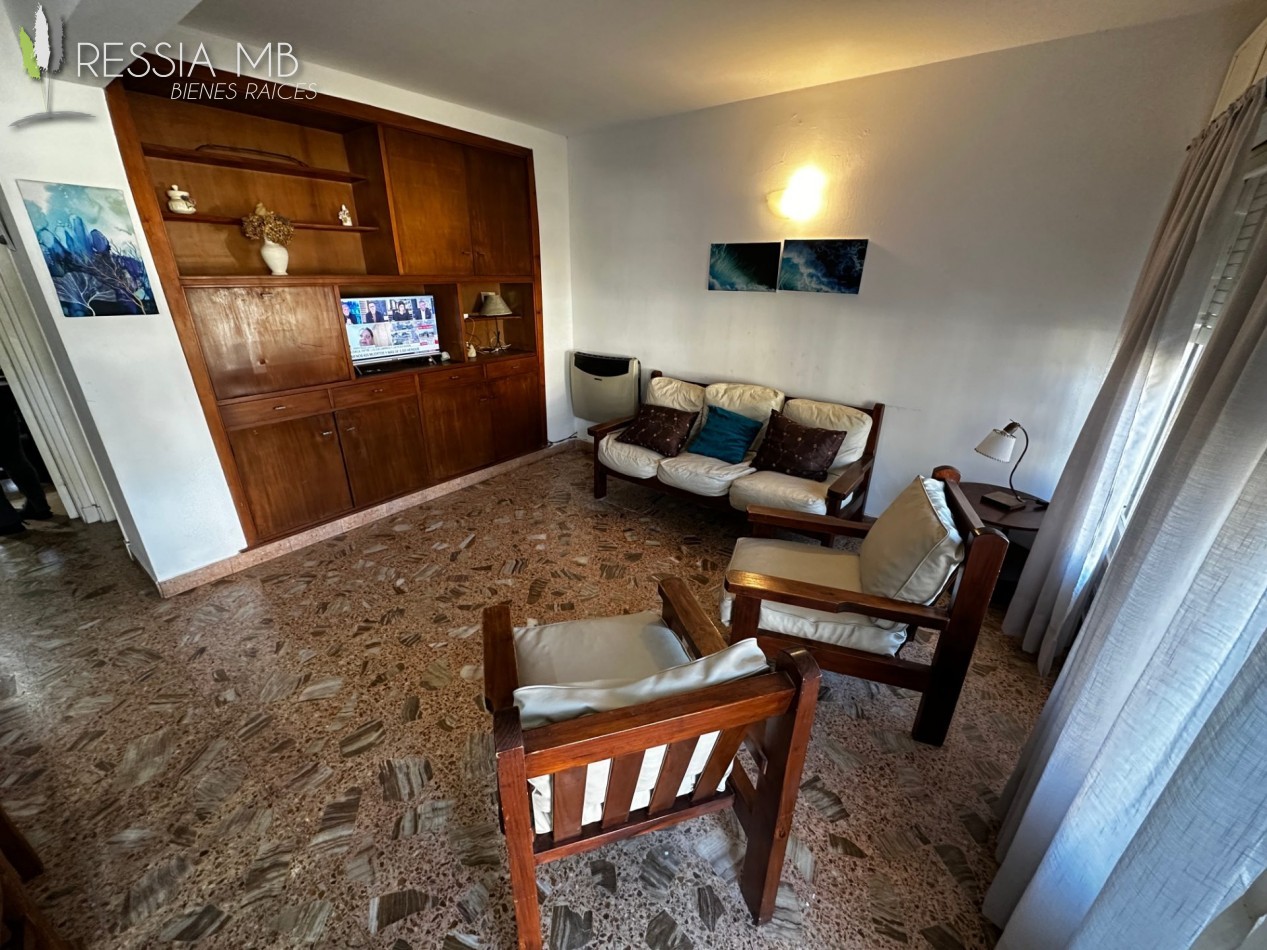 Duplex de 4 ambientes en venta con gas natural - Av. 7 e/104 y 105 - Villa Gesell