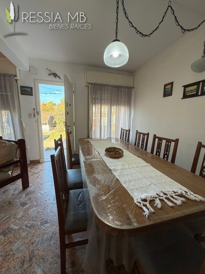 Duplex de 4 ambientes en venta con gas natural - Av. 7 e/104 y 105 - Villa Gesell