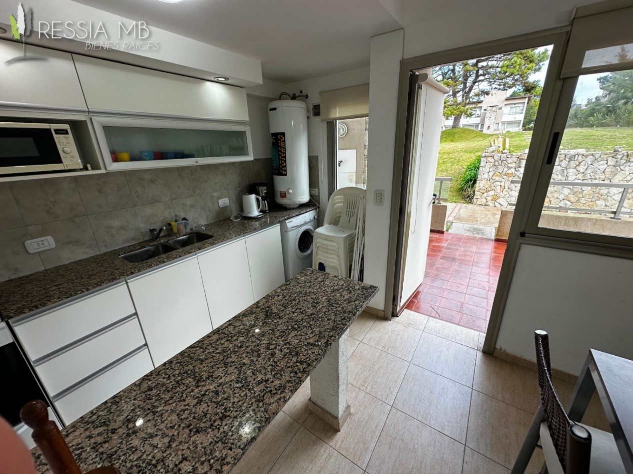 Duplex frontal - PB - "Condominio Las Gaviotas" - Calle 28 e/ Punta del Indio y Viña del Mar - Las Gaviotas