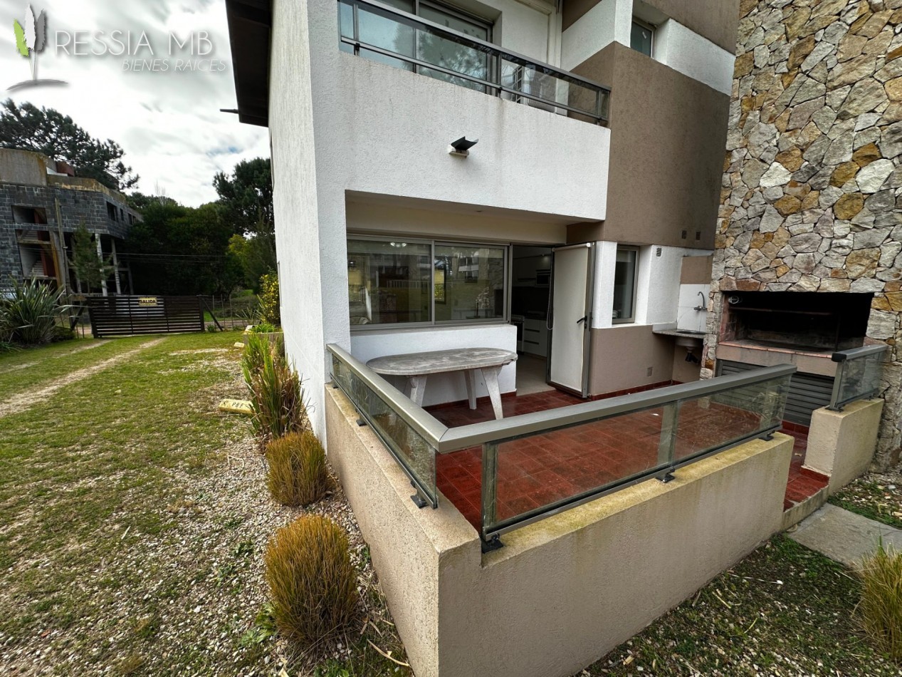 Duplex frontal - PB - "Condominio Las Gaviotas" - Calle 28 e/ Punta del Indio y Viña del Mar - Las Gaviotas