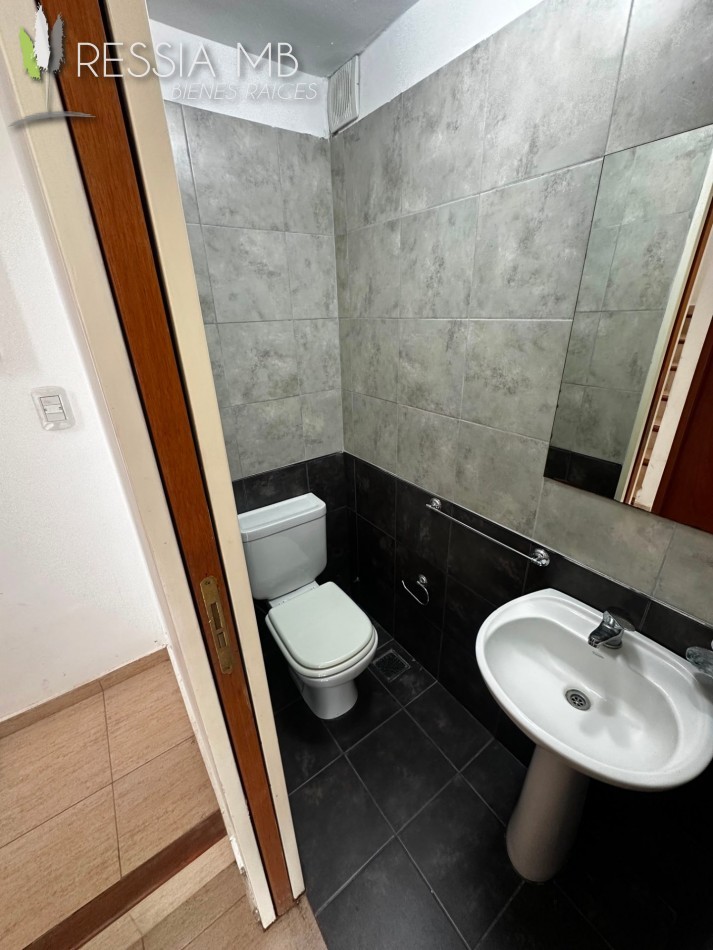 Duplex frontal - PB - "Condominio Las Gaviotas" - Calle 28 e/ Punta del Indio y Viña del Mar - Las Gaviotas