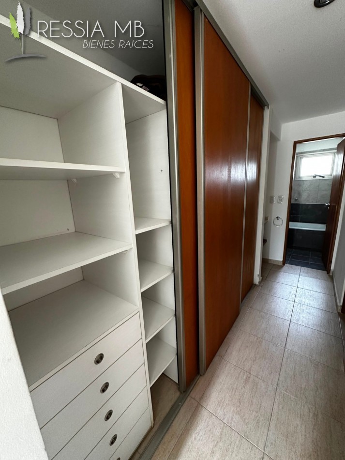 Duplex frontal - PB - "Condominio Las Gaviotas" - Calle 28 e/ Punta del Indio y Viña del Mar - Las Gaviotas