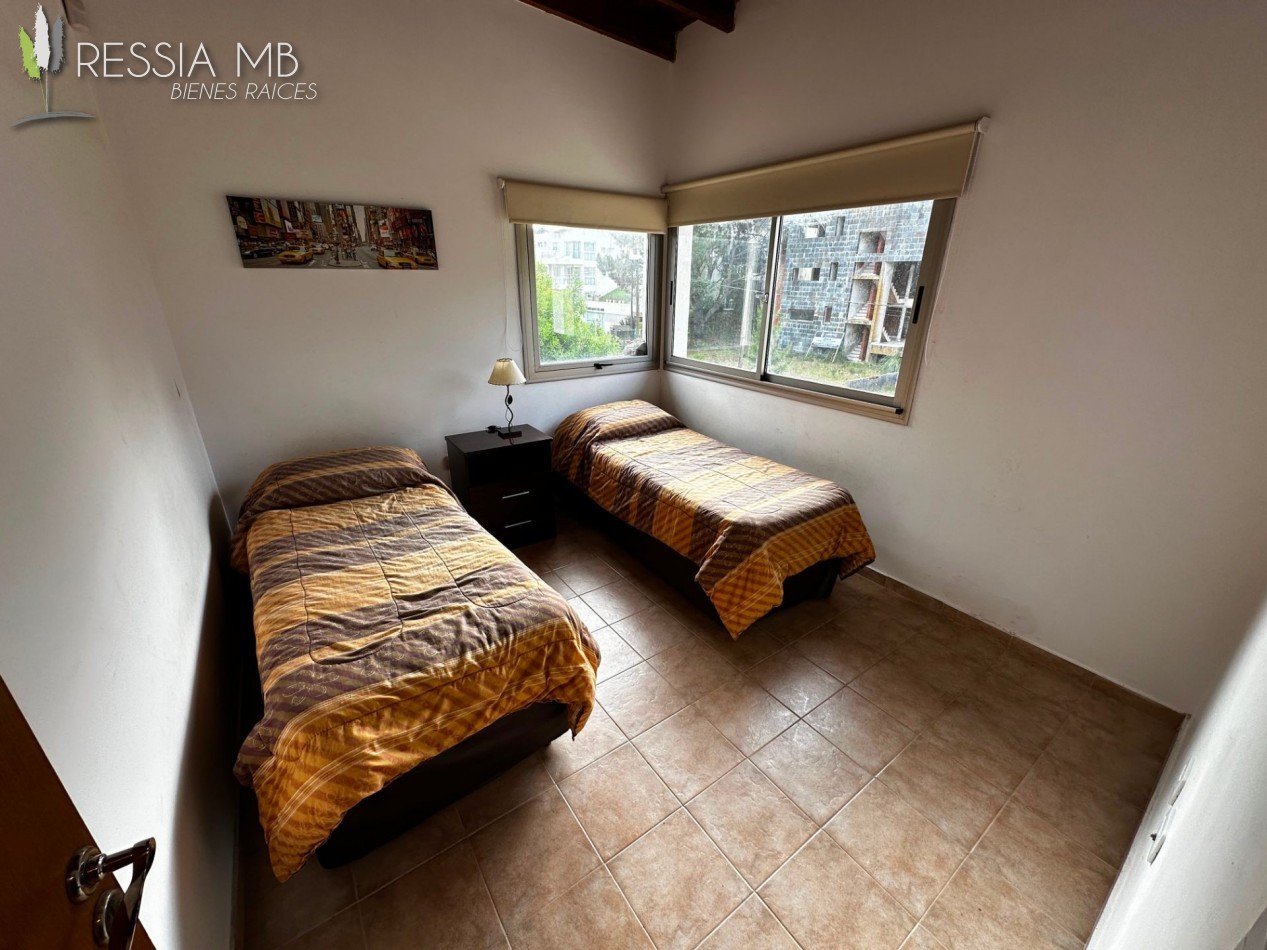Duplex frontal - PB - "Condominio Las Gaviotas" - Calle 28 e/ Punta del Indio y Viña del Mar - Las Gaviotas