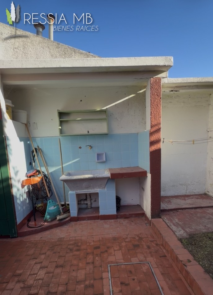 Duplex de 4 ambientes en venta con gas natural - Av. 7 e/104 y 105 - Villa Gesell