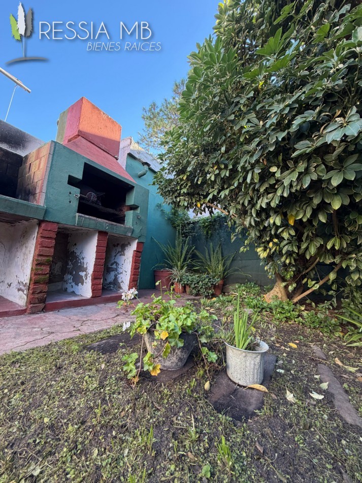 Duplex de 4 ambientes en venta con gas natural - Av. 7 e/104 y 105 - Villa Gesell
