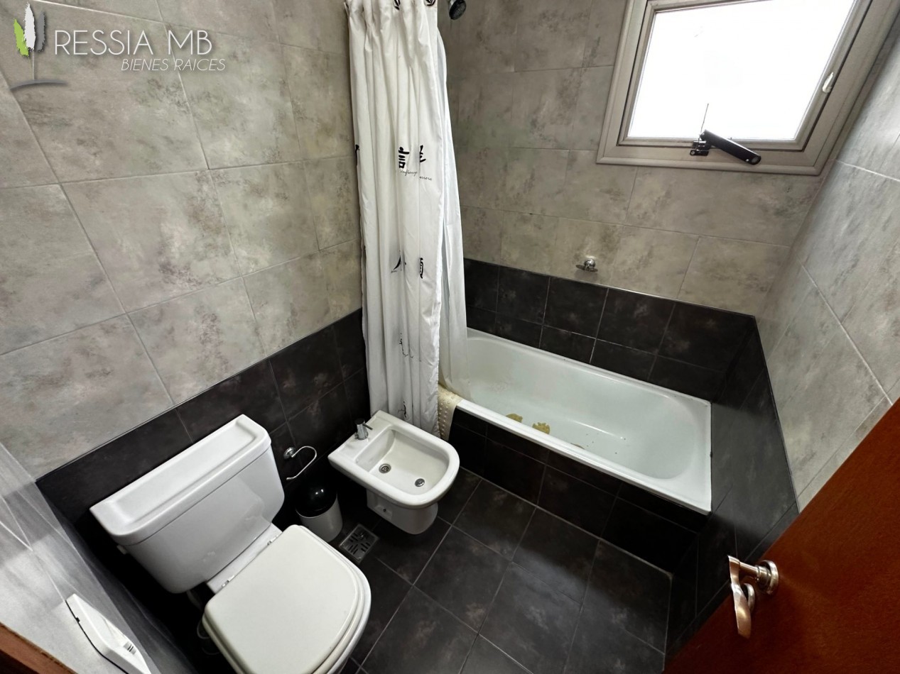 Duplex frontal - PB - "Condominio Las Gaviotas" - Calle 28 e/ Punta del Indio y Viña del Mar - Las Gaviotas