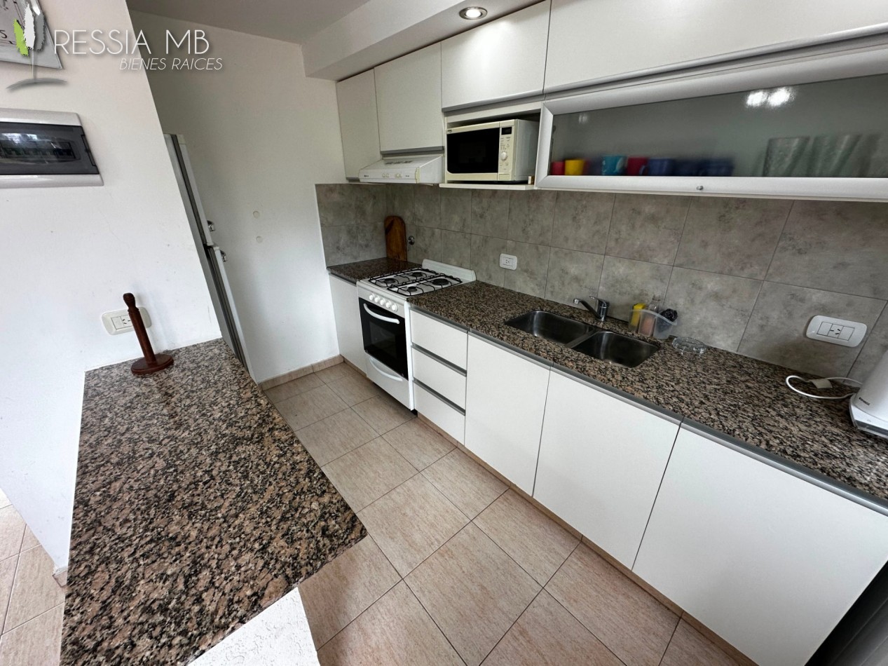 Duplex frontal - PB - "Condominio Las Gaviotas" - Calle 28 e/ Punta del Indio y Viña del Mar - Las Gaviotas