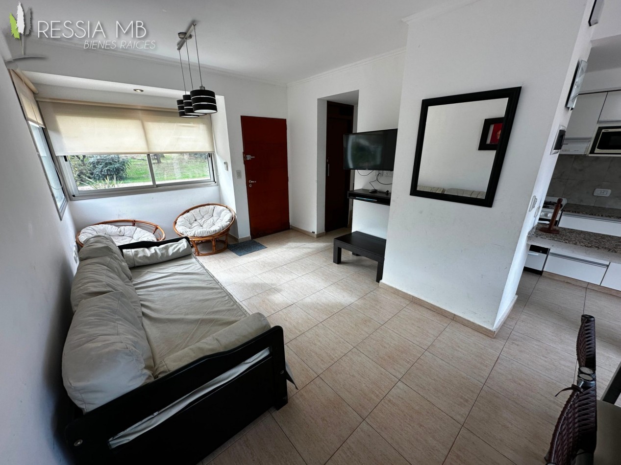 Duplex frontal - PB - "Condominio Las Gaviotas" - Calle 28 e/ Punta del Indio y Viña del Mar - Las Gaviotas