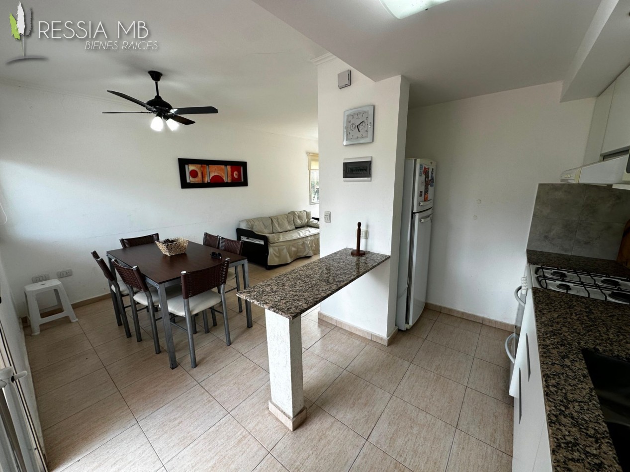 Duplex frontal - PB - "Condominio Las Gaviotas" - Calle 28 e/ Punta del Indio y Viña del Mar - Las Gaviotas