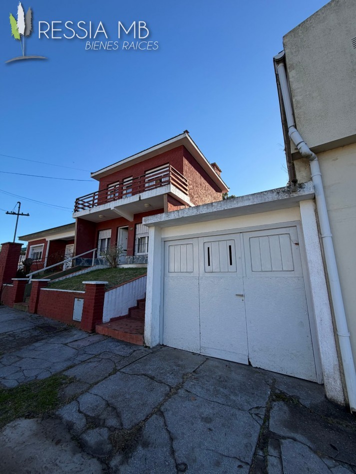 Duplex de 4 ambientes en venta con gas natural - Av. 7 e/104 y 105 - Villa Gesell
