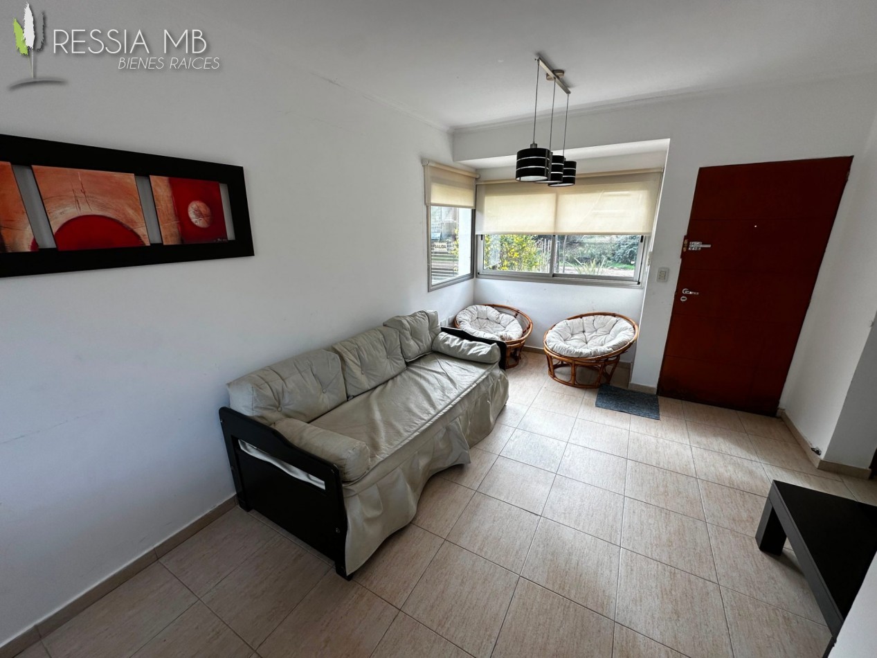 Duplex frontal - PB - "Condominio Las Gaviotas" - Calle 28 e/ Punta del Indio y Viña del Mar - Las Gaviotas