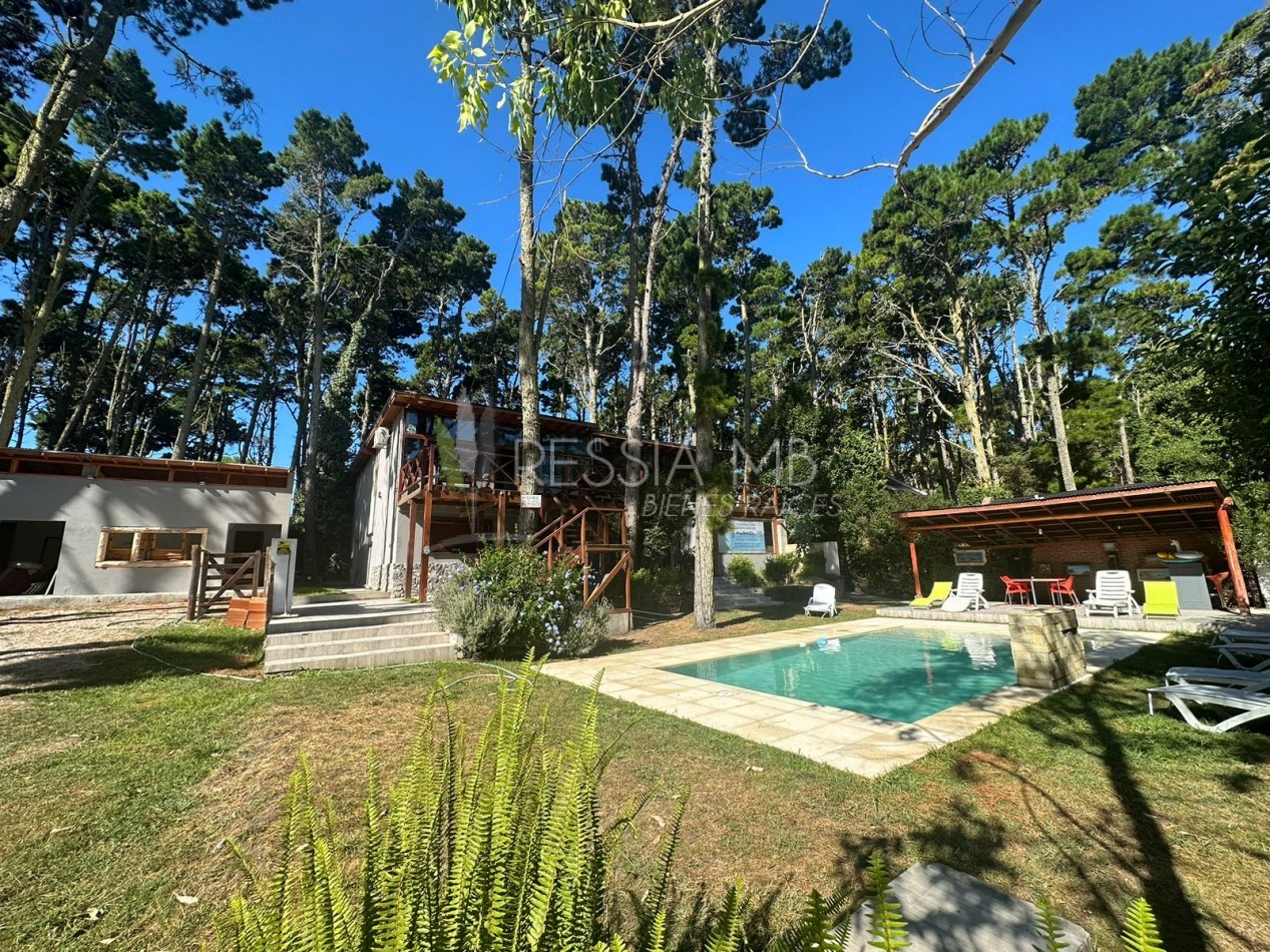 Destacada casa en venta sobre 3 lotes -  Calle 35 entre Viña del Mar y Punta del Indio - Mar Azul