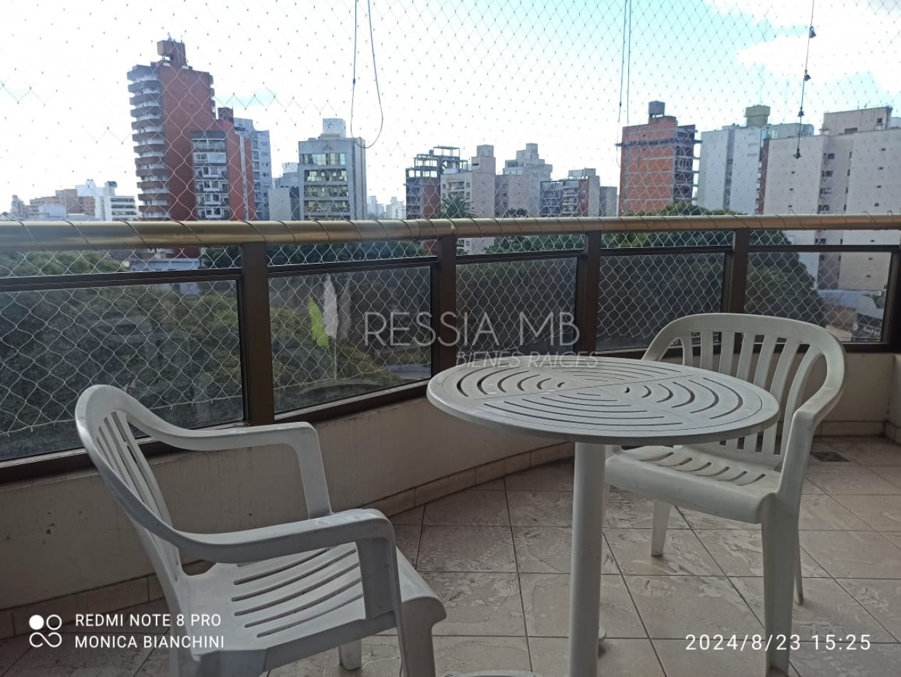 EN VENTA HERMOSO SEMIPISO DE 5 AMBIENTES EN EDIFICIO BUILDING EN LA PLATA