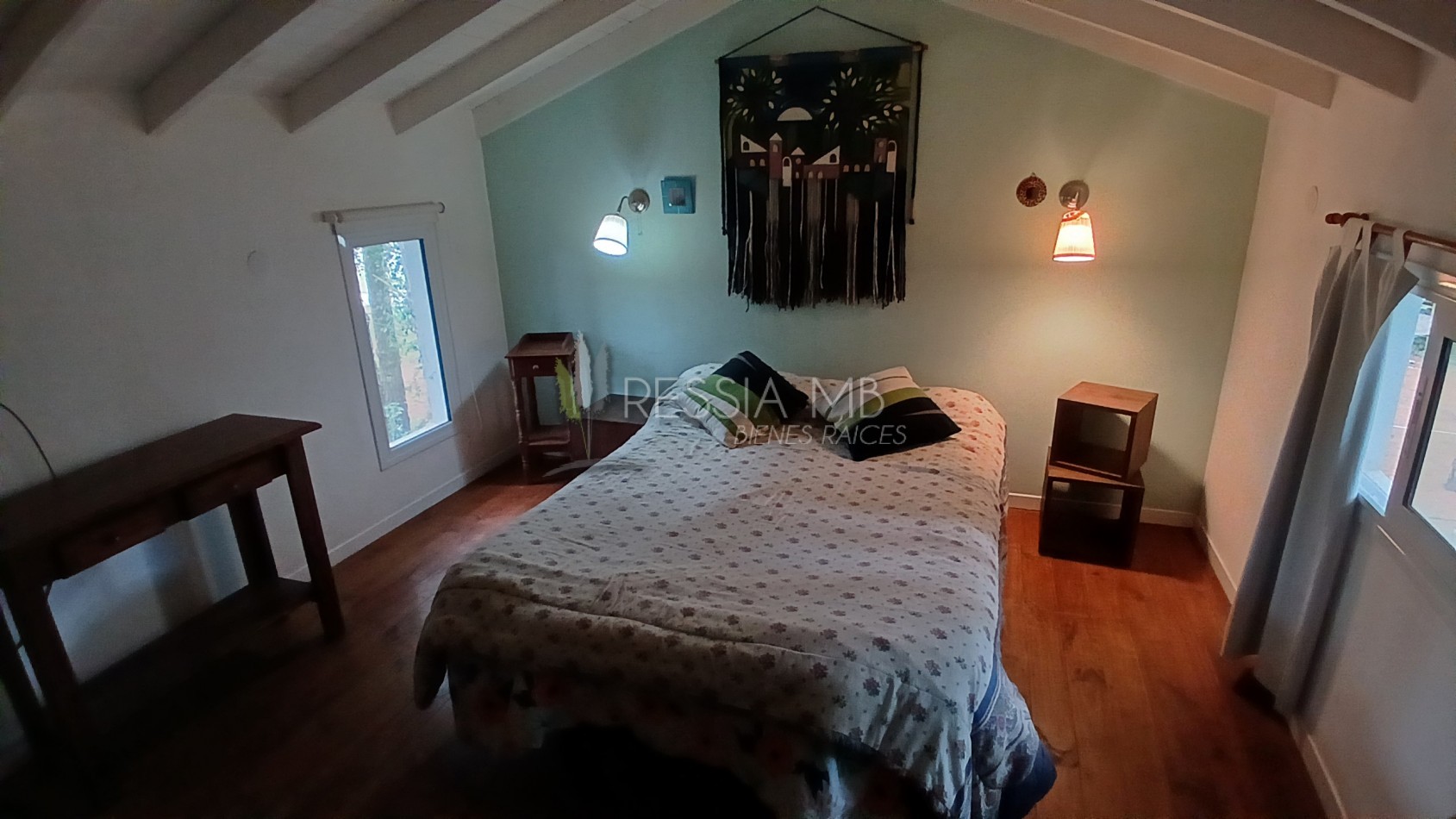 Casa en Venta  - 3 Dormitorios + gran parque arbolado - Ranqueles entre Mansilla y Av. del Plata, con salida tambien a Av. del Lucero - Mar de las Pampas