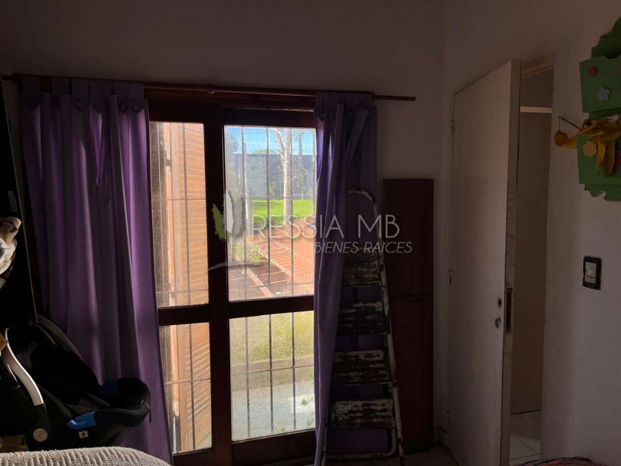 CASA EN VENTA DE 5 AMBIENTES EN ZONA CENTRO DE VILLA GESELL