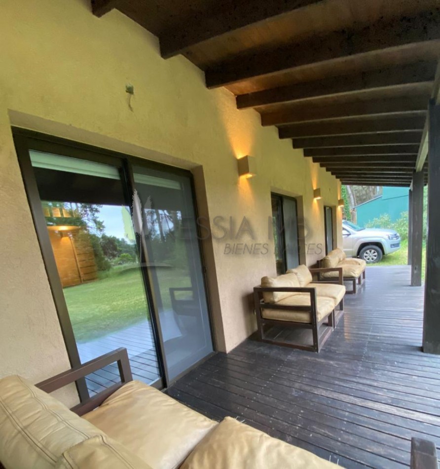 Casa con parque en Mar Azul - Opcion a 3 lotes (1.425 m²)