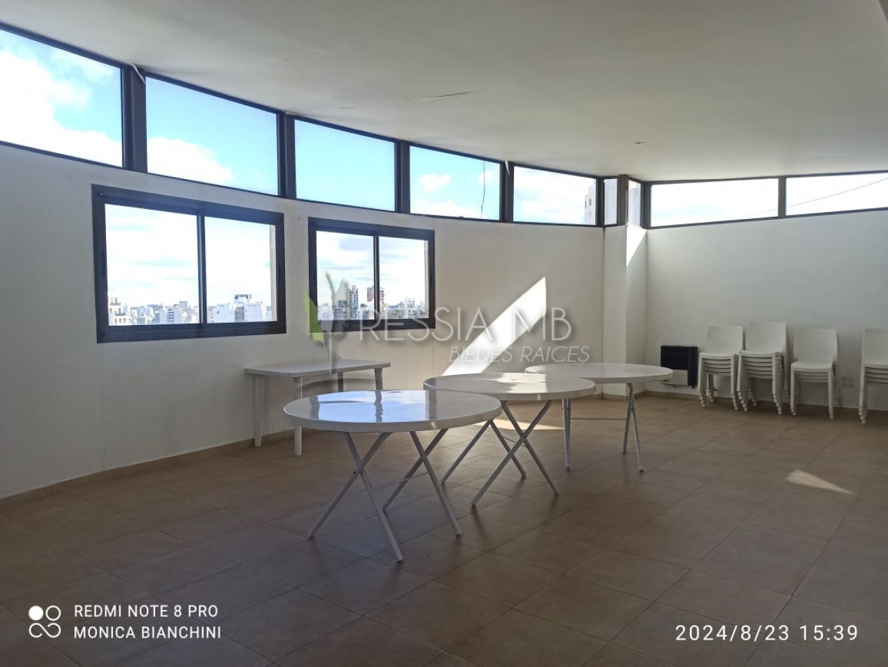 EN VENTA HERMOSO SEMIPISO DE 5 AMBIENTES EN EDIFICIO BUILDING EN LA PLATA