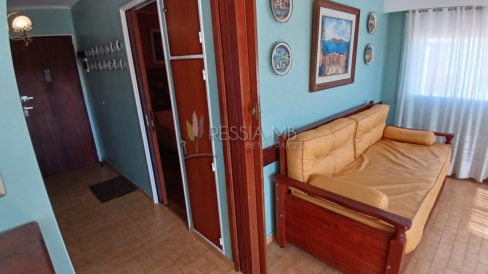 Departamento en venta amoblado con cochera, baulera y vista - A metros del mar en Villa Gesell