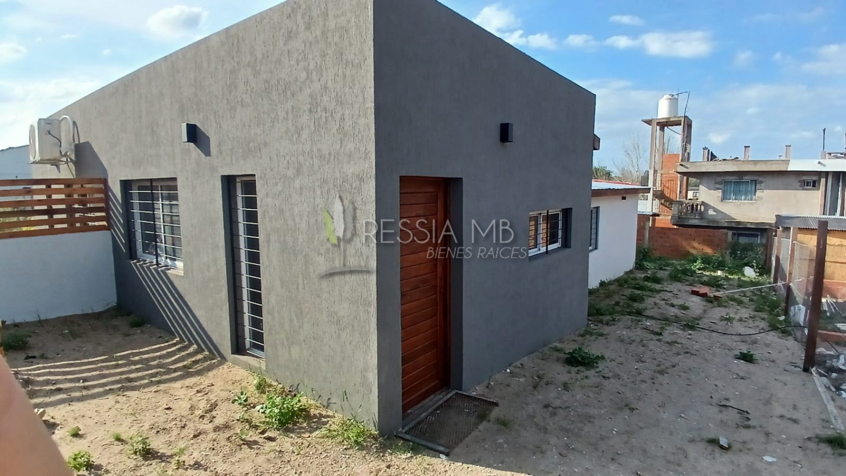 Casa a Estrenar de 3 ambientes en Venta Villa Gesell