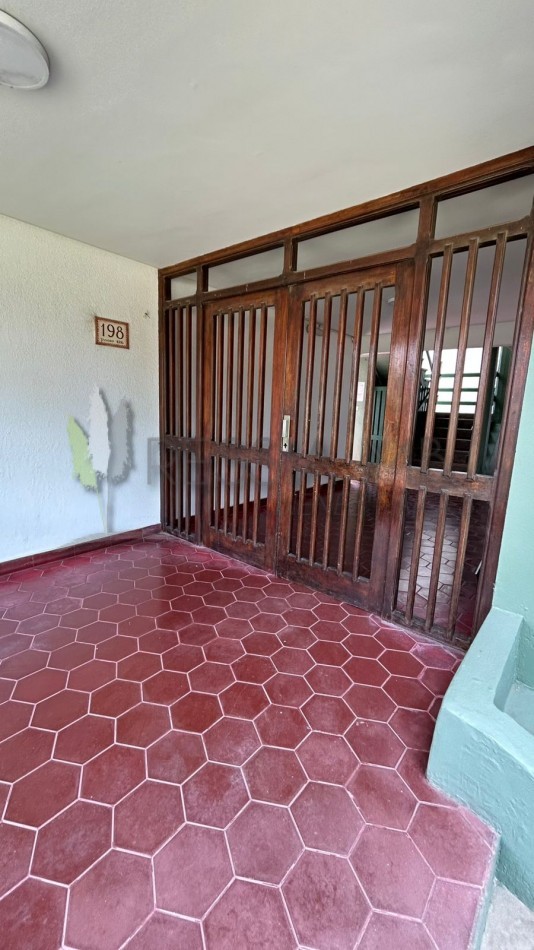 Depto 2 Ambientes con Balcon - Al Frente, Luminoso y a 2 Cuadras del Mar - Villa Gesell