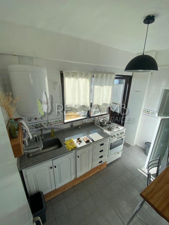 Dpt. en venta - 2 dormitorios - Av. 2 e/Paseos 102 y 103 - Villa Gesell