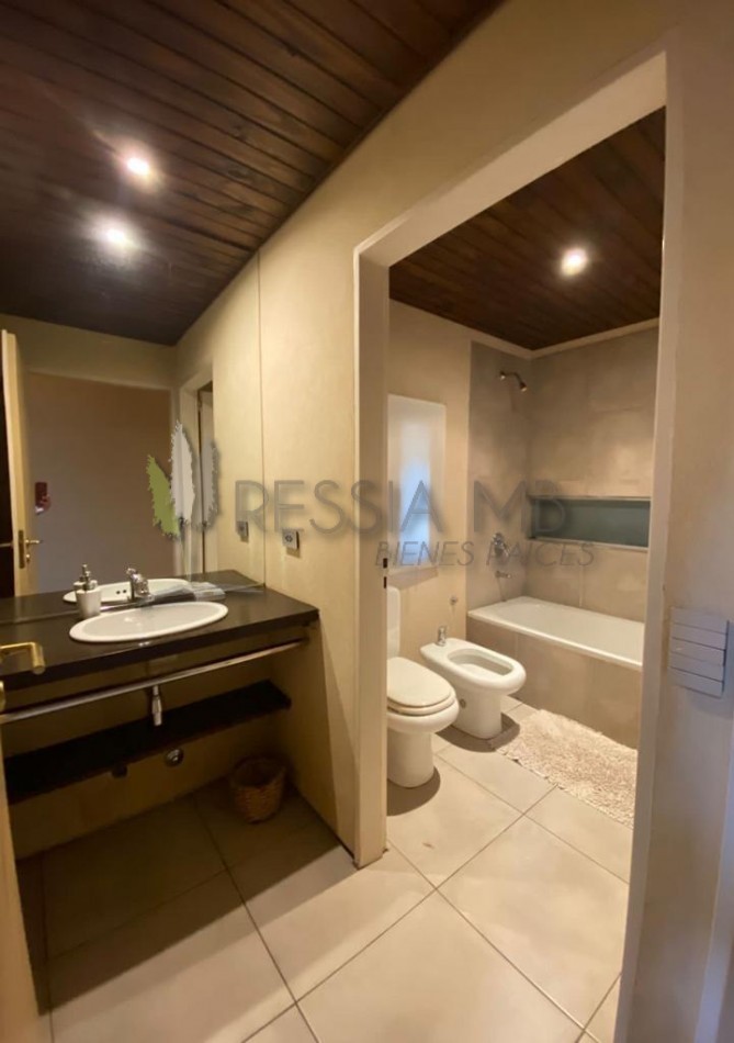 Casa con parque en Mar Azul - Opcion a 3 lotes (1.425 m²)