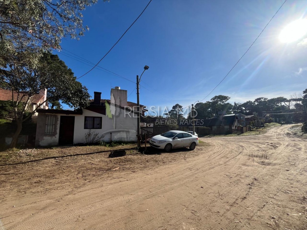 CASA EN VENTA DE 5 AMBIENTES EN ZONA CENTRO DE VILLA GESELL