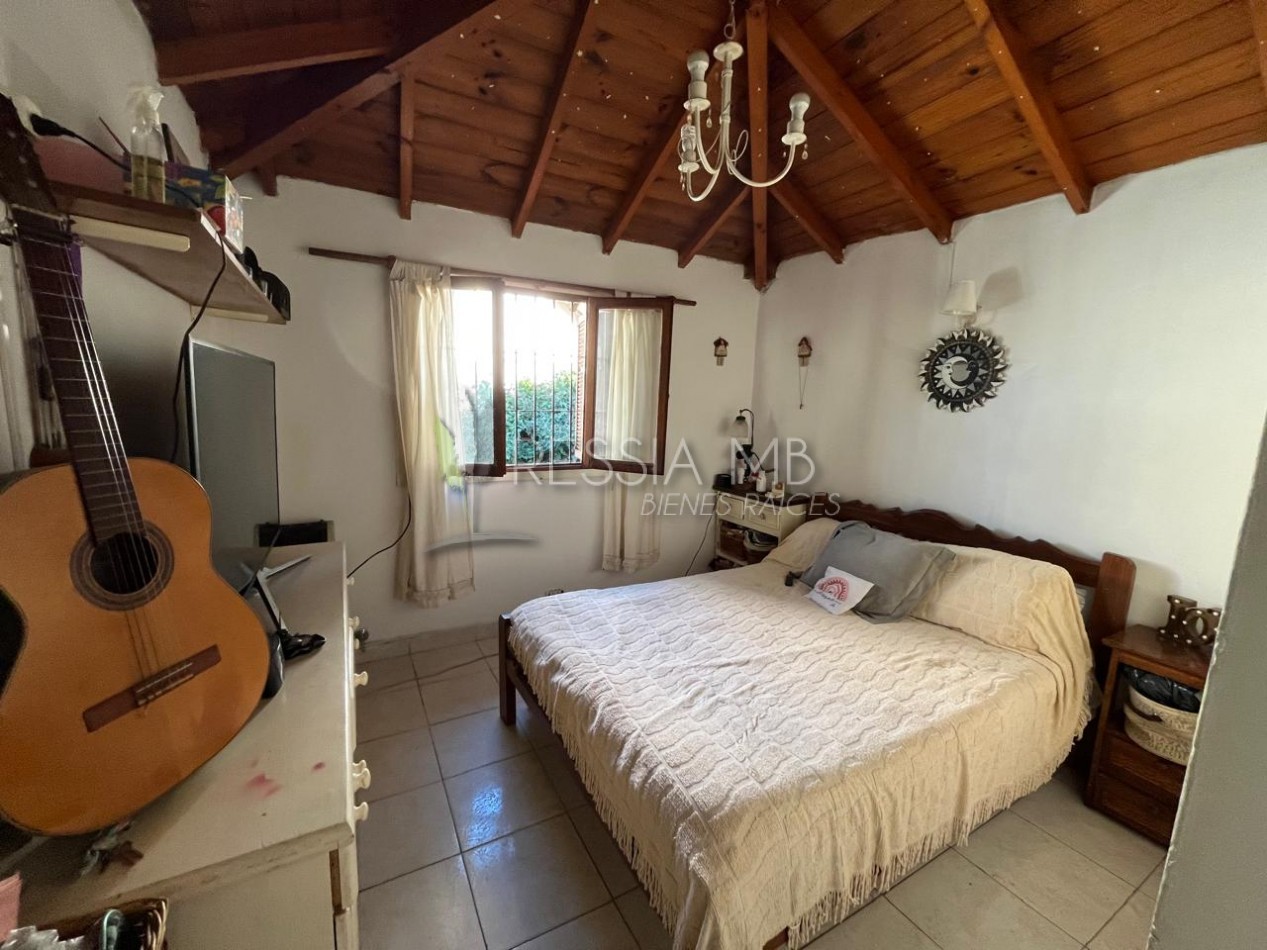 CASA EN VENTA DE 5 AMBIENTES EN ZONA CENTRO DE VILLA GESELL