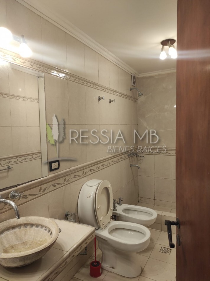Destacada casa en venta sobre 3 lotes -  Calle 35 entre Viña del Mar y Punta del Indio - Mar Azul
