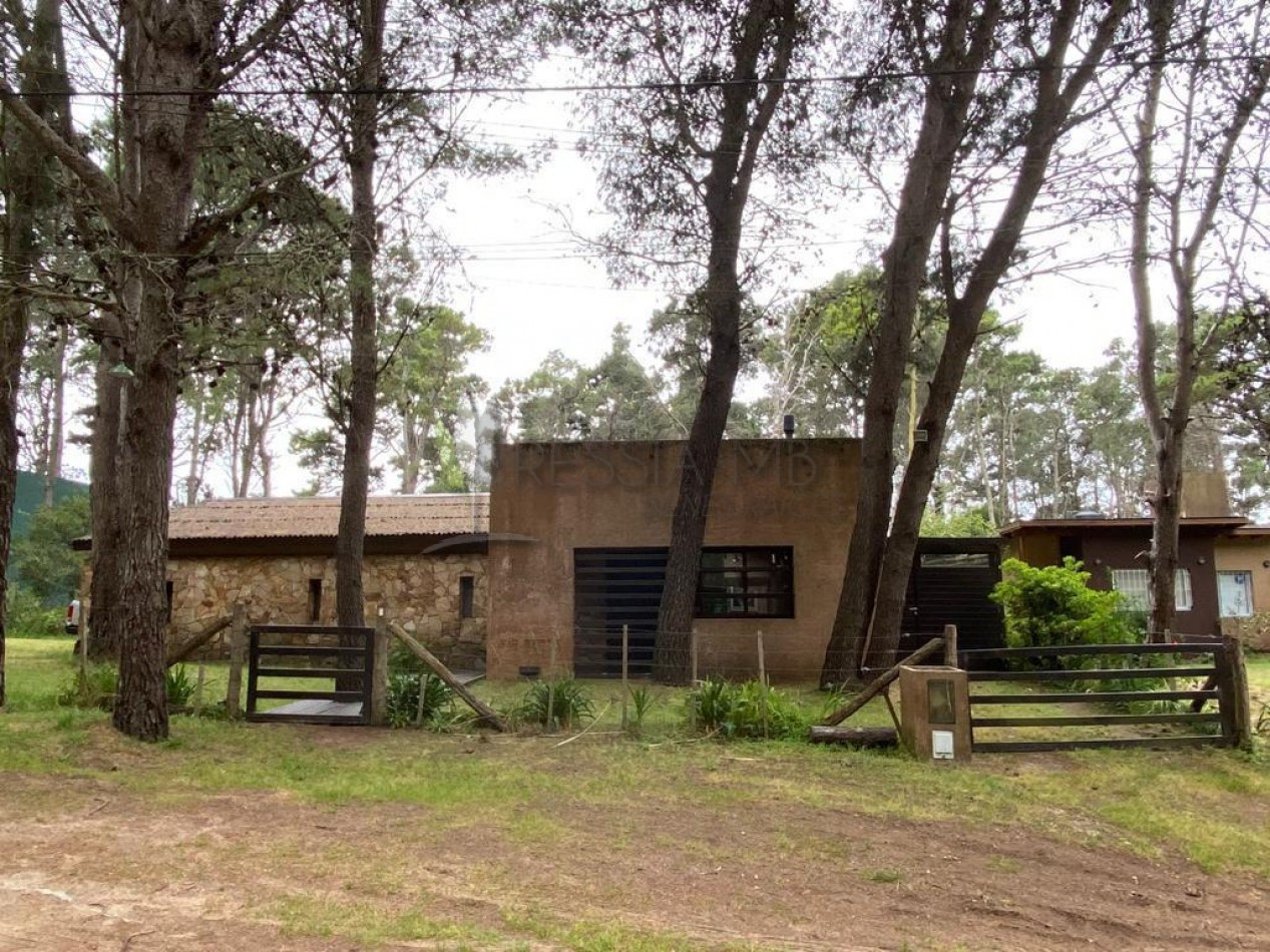 Casa con parque en Mar Azul - Opcion a 3 lotes (1.425 m²)