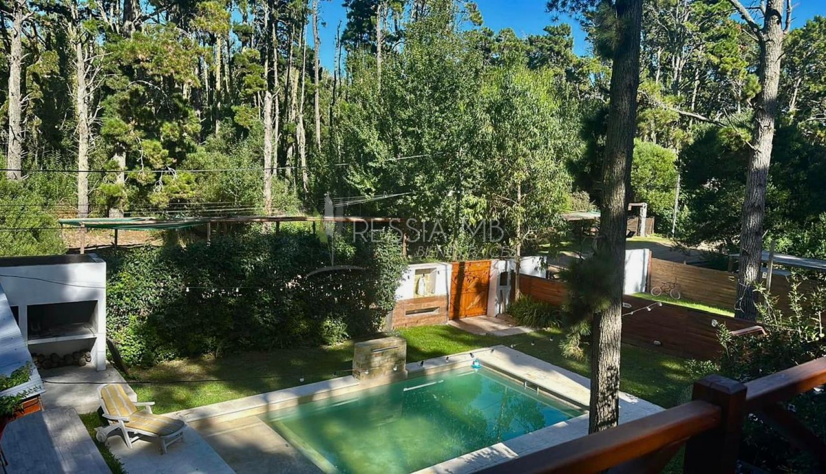 Destacada casa en venta sobre 3 lotes -  Calle 35 entre Viña del Mar y Punta del Indio - Mar Azul