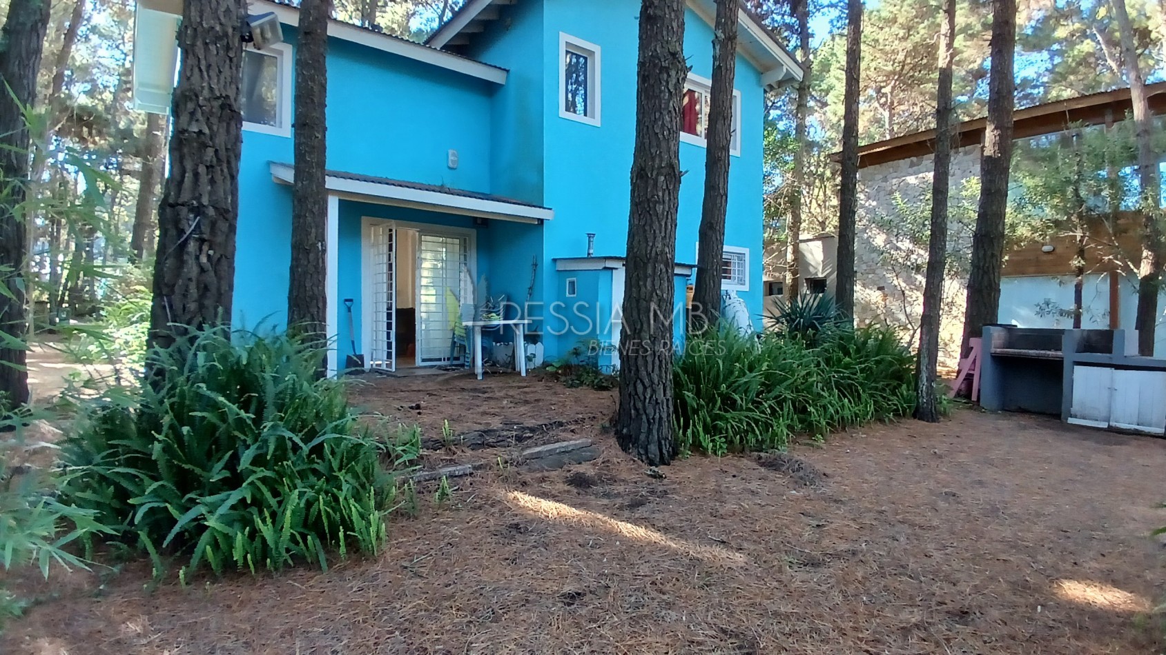 Casa en Venta  - 3 Dormitorios + gran parque arbolado - Ranqueles entre Mansilla y Av. del Plata, con salida tambien a Av. del Lucero - Mar de las Pampas