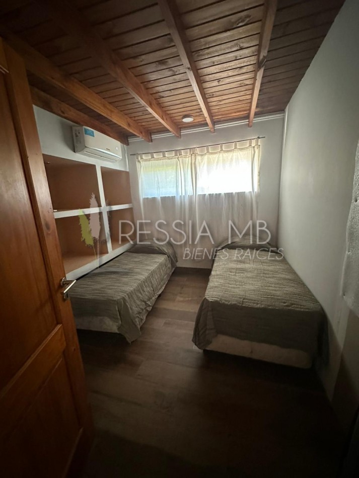 Destacada casa en venta sobre 3 lotes -  Calle 35 entre Viña del Mar y Punta del Indio - Mar Azul