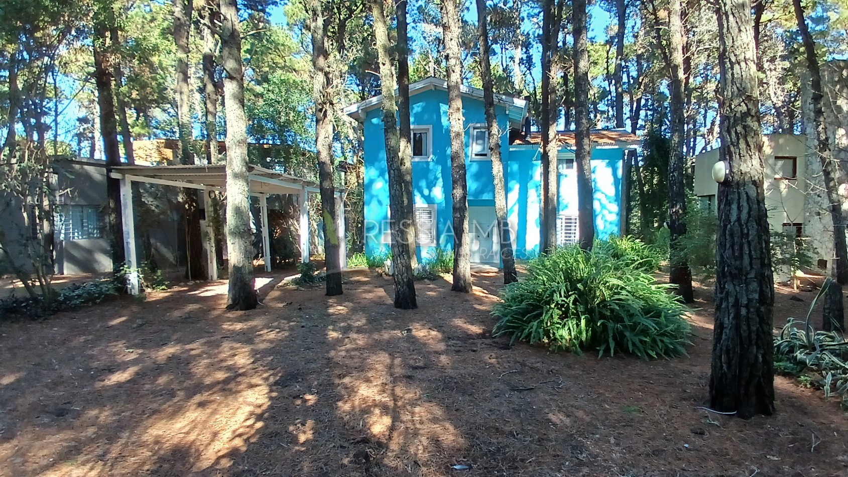 Casa en Venta  - 3 Dormitorios + gran parque arbolado - Ranqueles entre Mansilla y Av. del Plata, con salida tambien a Av. del Lucero - Mar de las Pampas