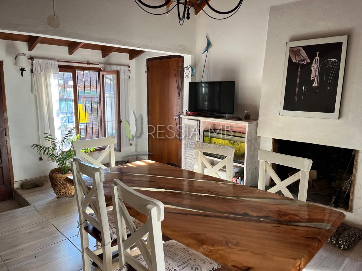 CASA EN VENTA DE 5 AMBIENTES EN ZONA CENTRO DE VILLA GESELL