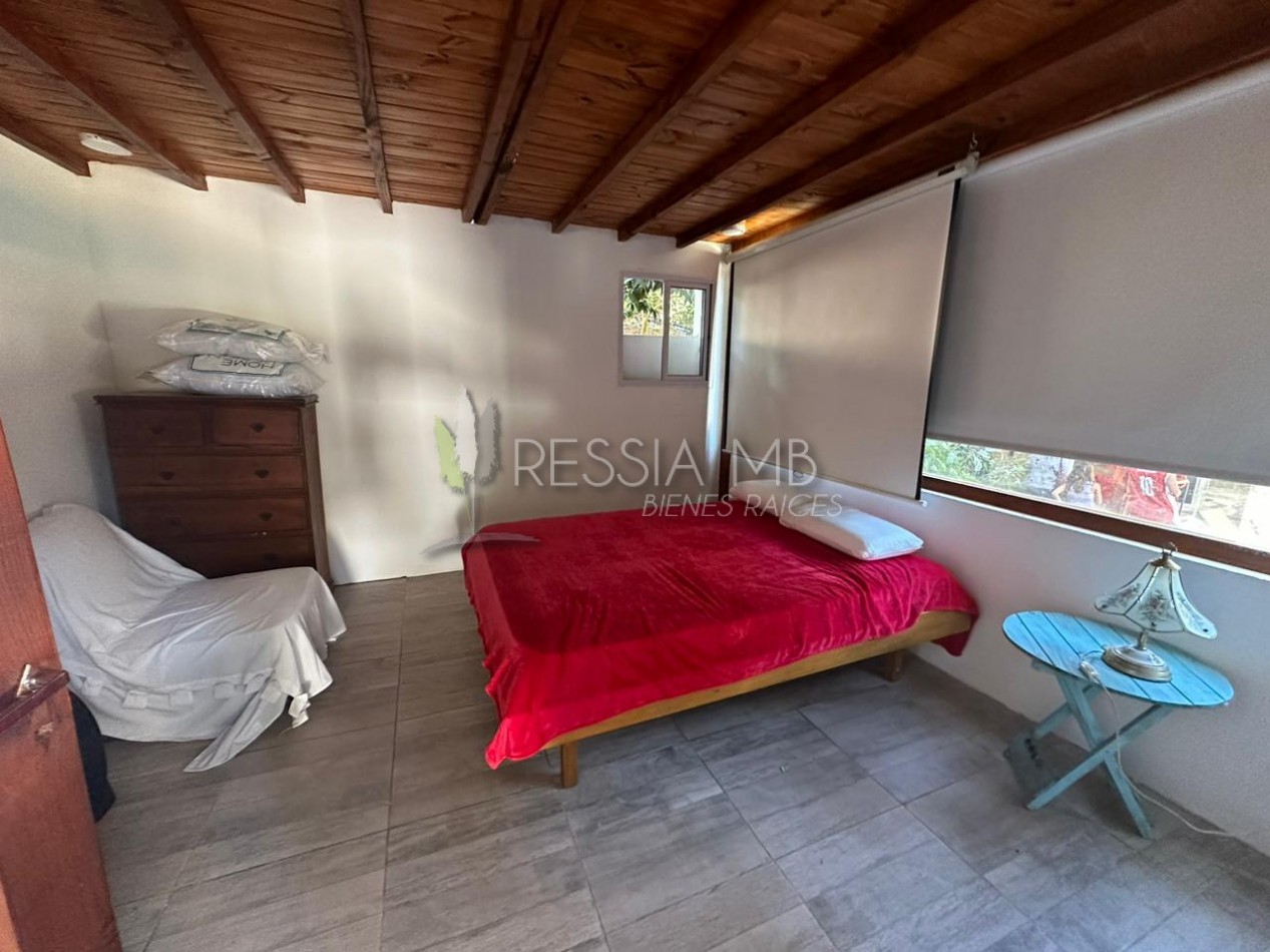 Destacada casa en venta sobre 3 lotes -  Calle 35 entre Viña del Mar y Punta del Indio - Mar Azul