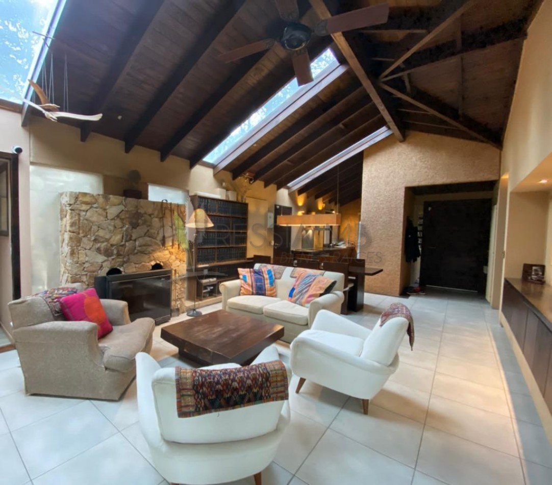 Casa con parque en Mar Azul - Opcion a 3 lotes (1.425 m²)