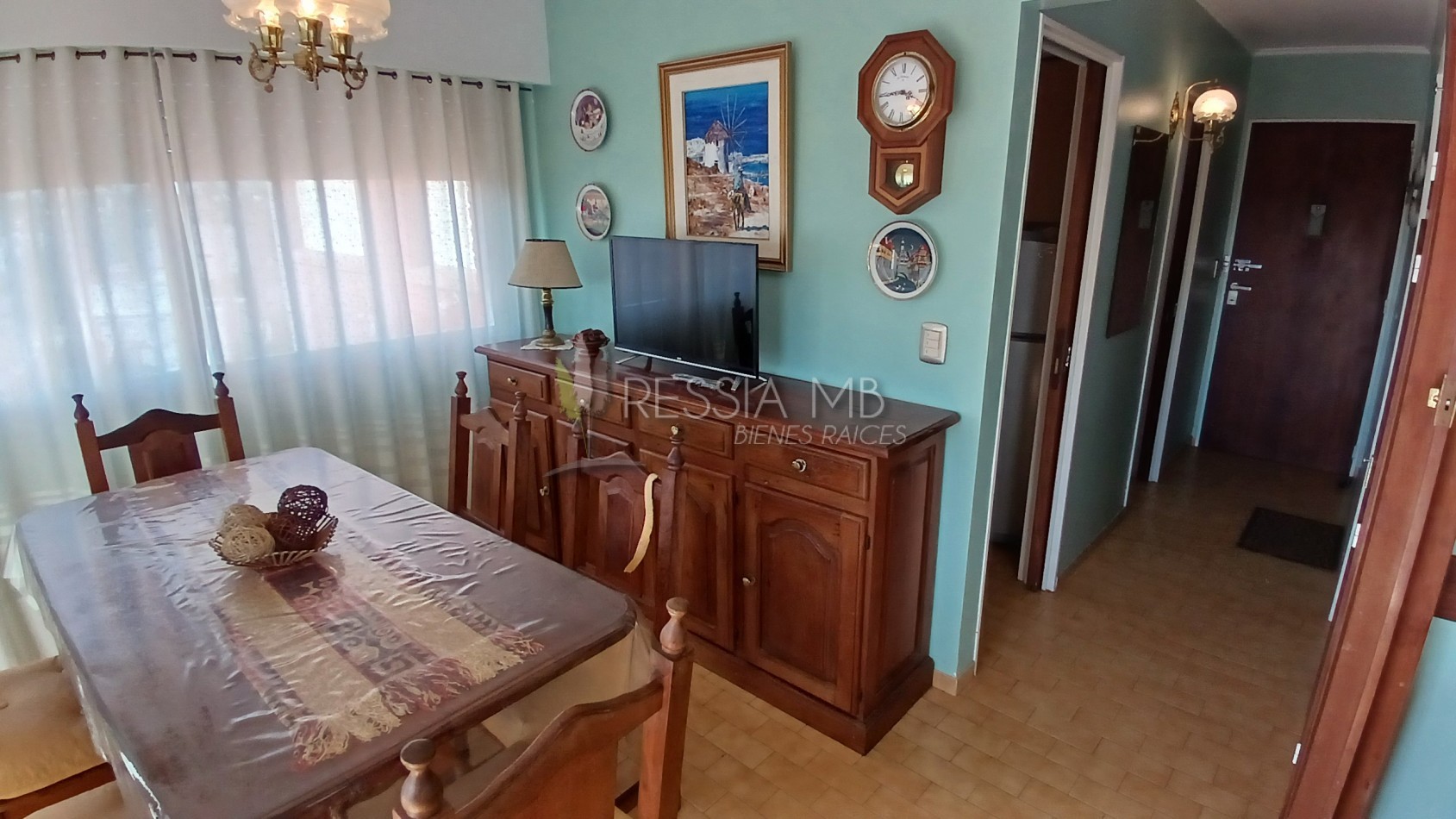 Departamento en venta amoblado con cochera, baulera y vista - A metros del mar en Villa Gesell