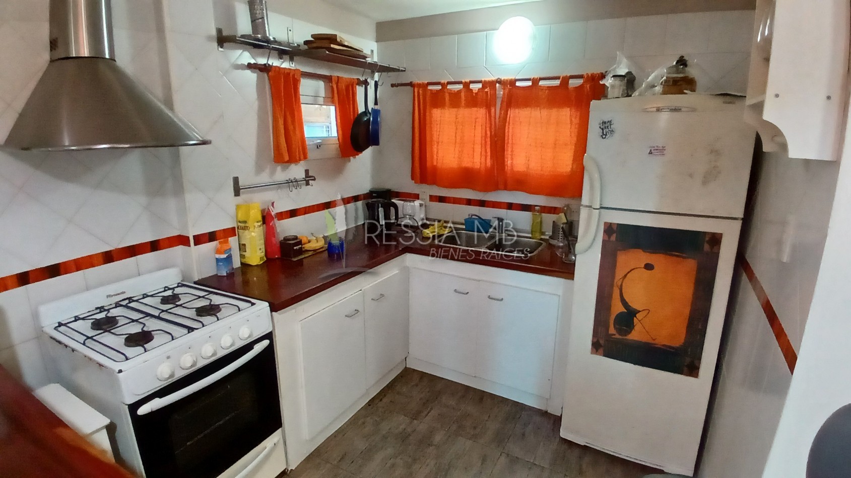 Casa en Venta  - 3 Dormitorios + gran parque arbolado - Ranqueles entre Mansilla y Av. del Plata, con salida tambien a Av. del Lucero - Mar de las Pampas
