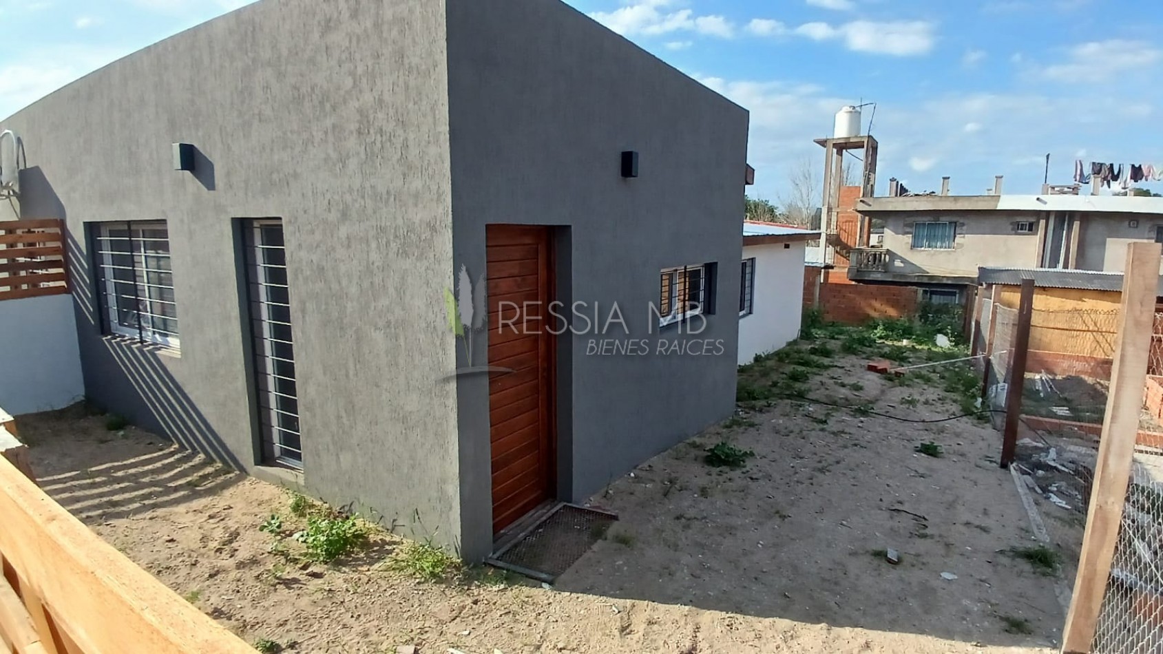 Casa a Estrenar de 3 ambientes en Venta Villa Gesell