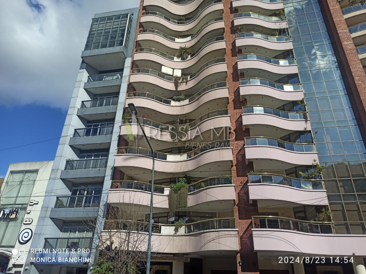 EN VENTA HERMOSO SEMIPISO DE 5 AMBIENTES EN EDIFICIO BUILDING EN LA PLATA