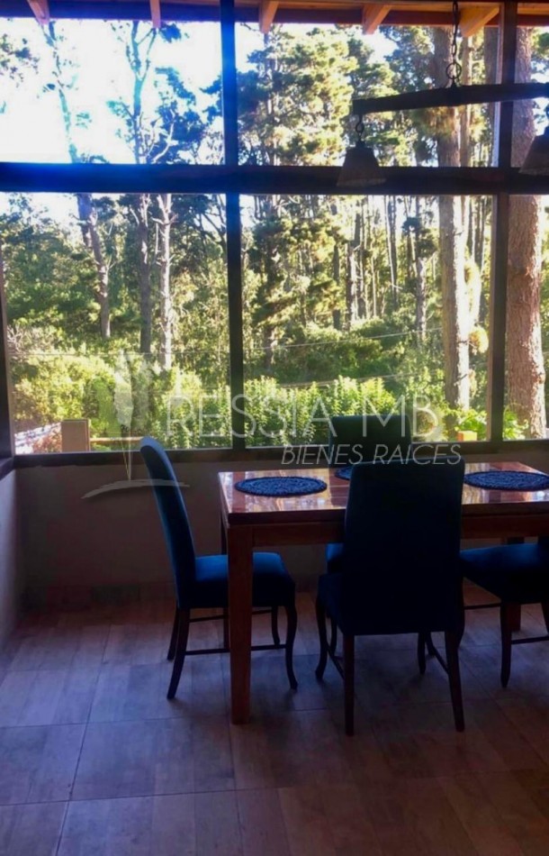 Destacada casa en venta sobre 3 lotes -  Calle 35 entre Viña del Mar y Punta del Indio - Mar Azul
