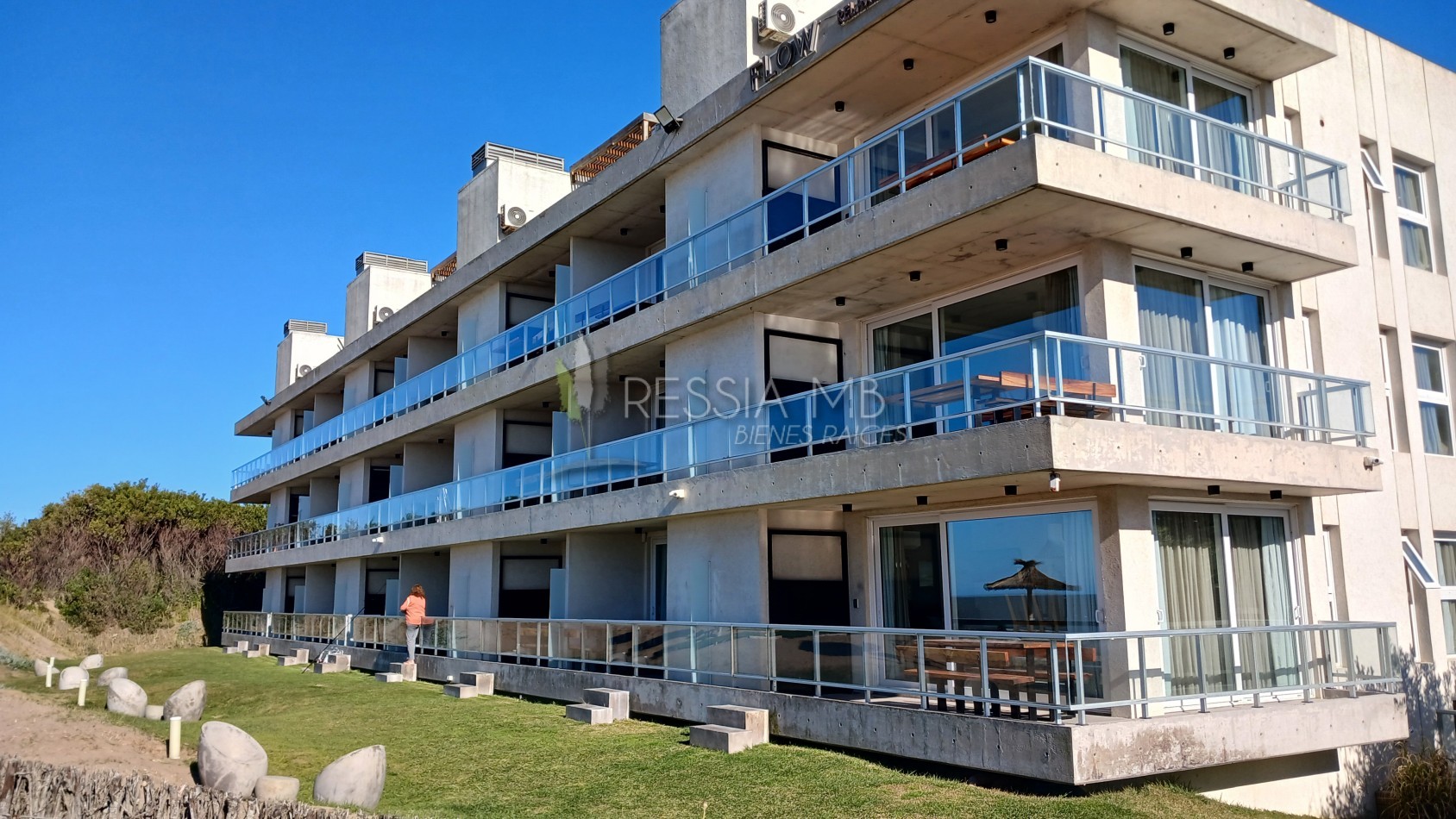 Dpto. en venta - 2 ambientes en terraza frente al mar - COMPLEJO FLOW - Las Gaviotas