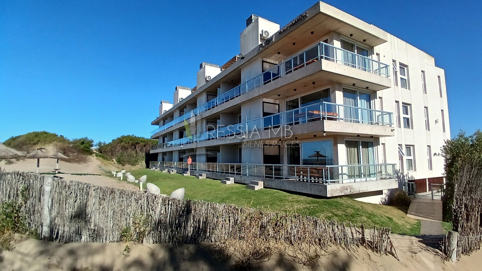 Dpto. en venta - 2 ambientes en terraza frente al mar - COMPLEJO FLOW - Las Gaviotas