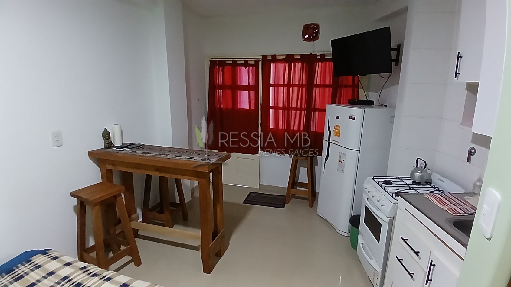 Vendemos hermoso monoambiente - Paseo 126 e/ Av. 1 y 2 - Edificio "Rosamar"