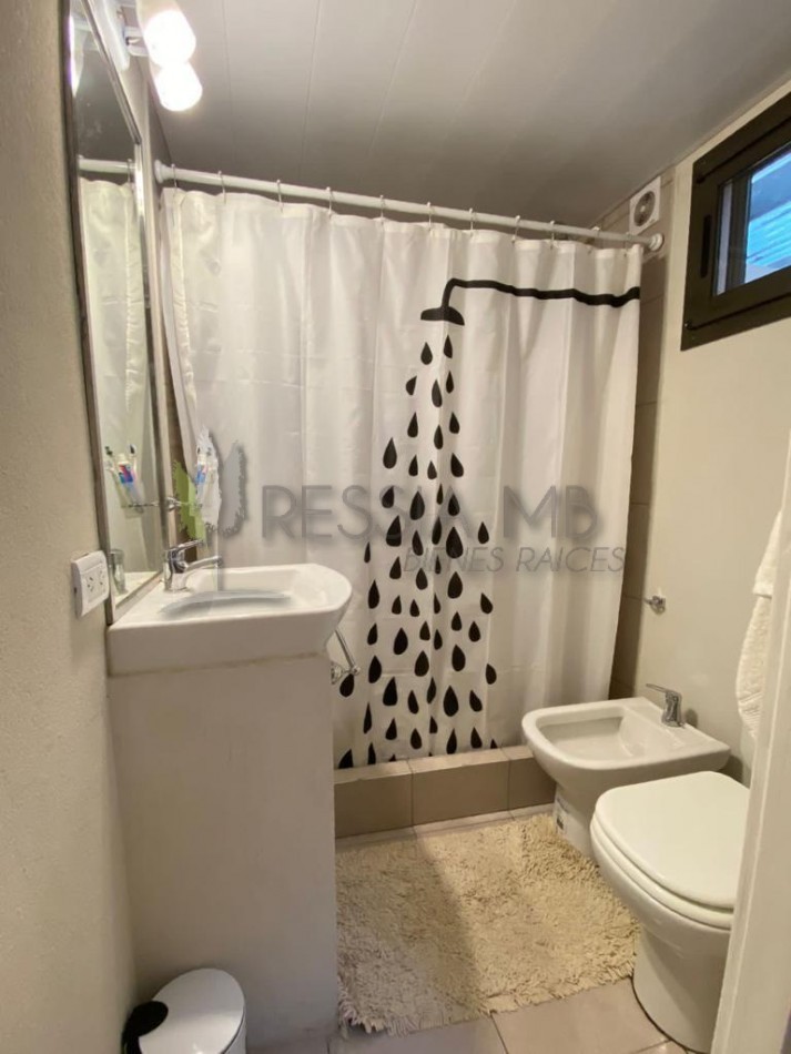 Casa con parque en Mar Azul - Opcion a 3 lotes (1.425 m²)