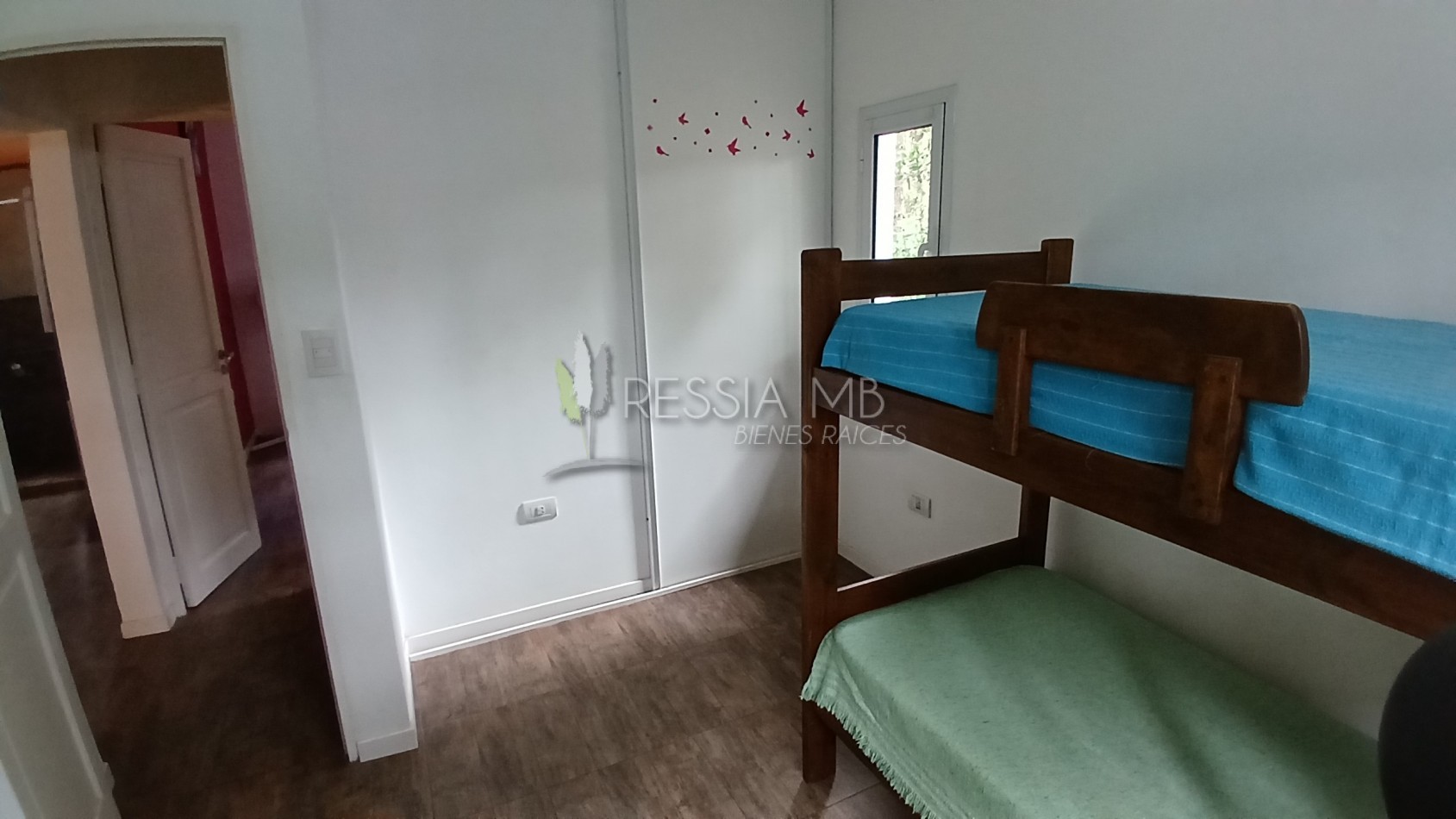 Casa en Venta  - 3 Dormitorios + gran parque arbolado - Ranqueles entre Mansilla y Av. del Plata, con salida tambien a Av. del Lucero - Mar de las Pampas