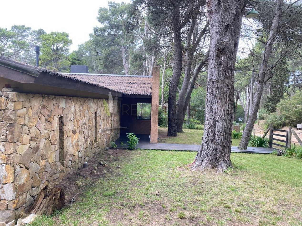 Casa con parque en Mar Azul - Opcion a 3 lotes (1.425 m²)