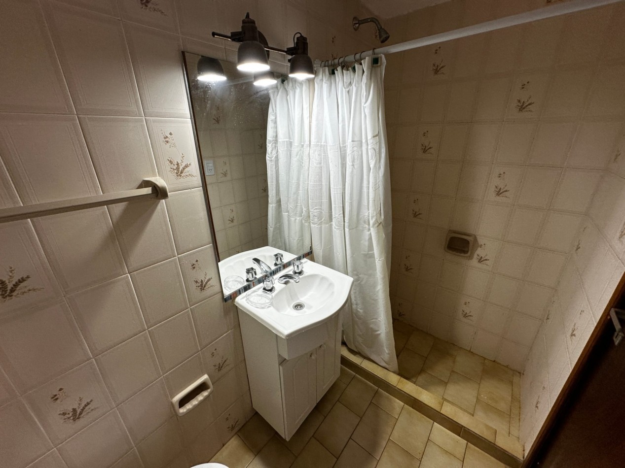 Dpto. en Alquiler Anual - Edificio PALMERAS III - Av. 1 e/114 y 115 - Villa GesellAlquiler Anual
